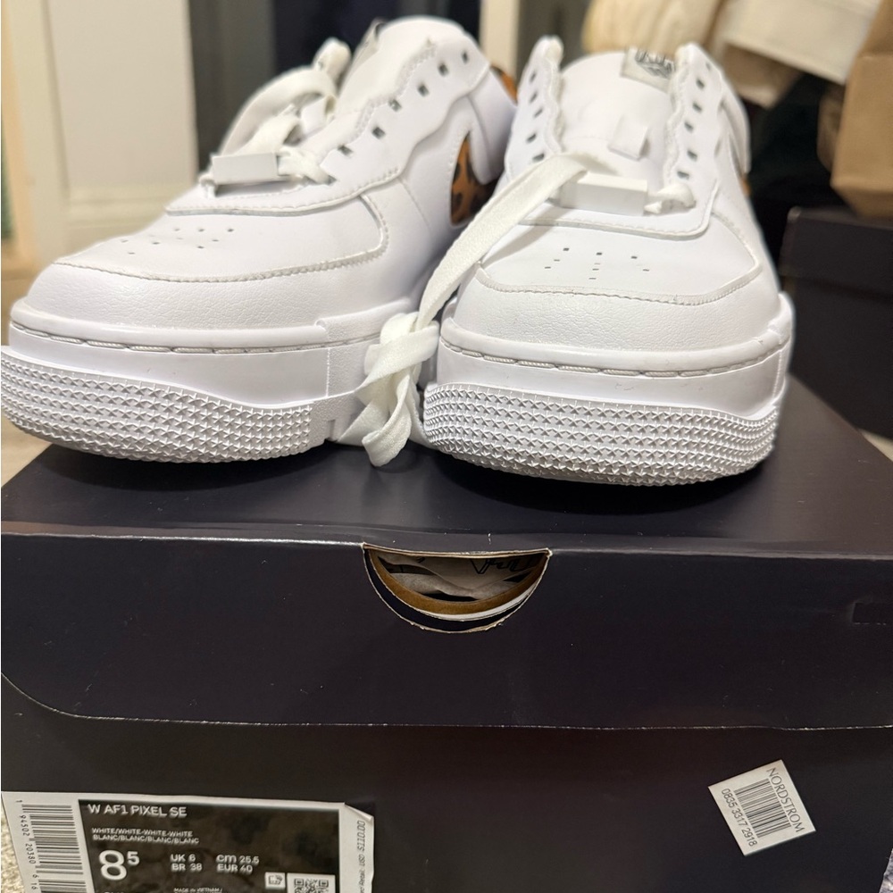 Nike Women's Sneakers - White and Brown